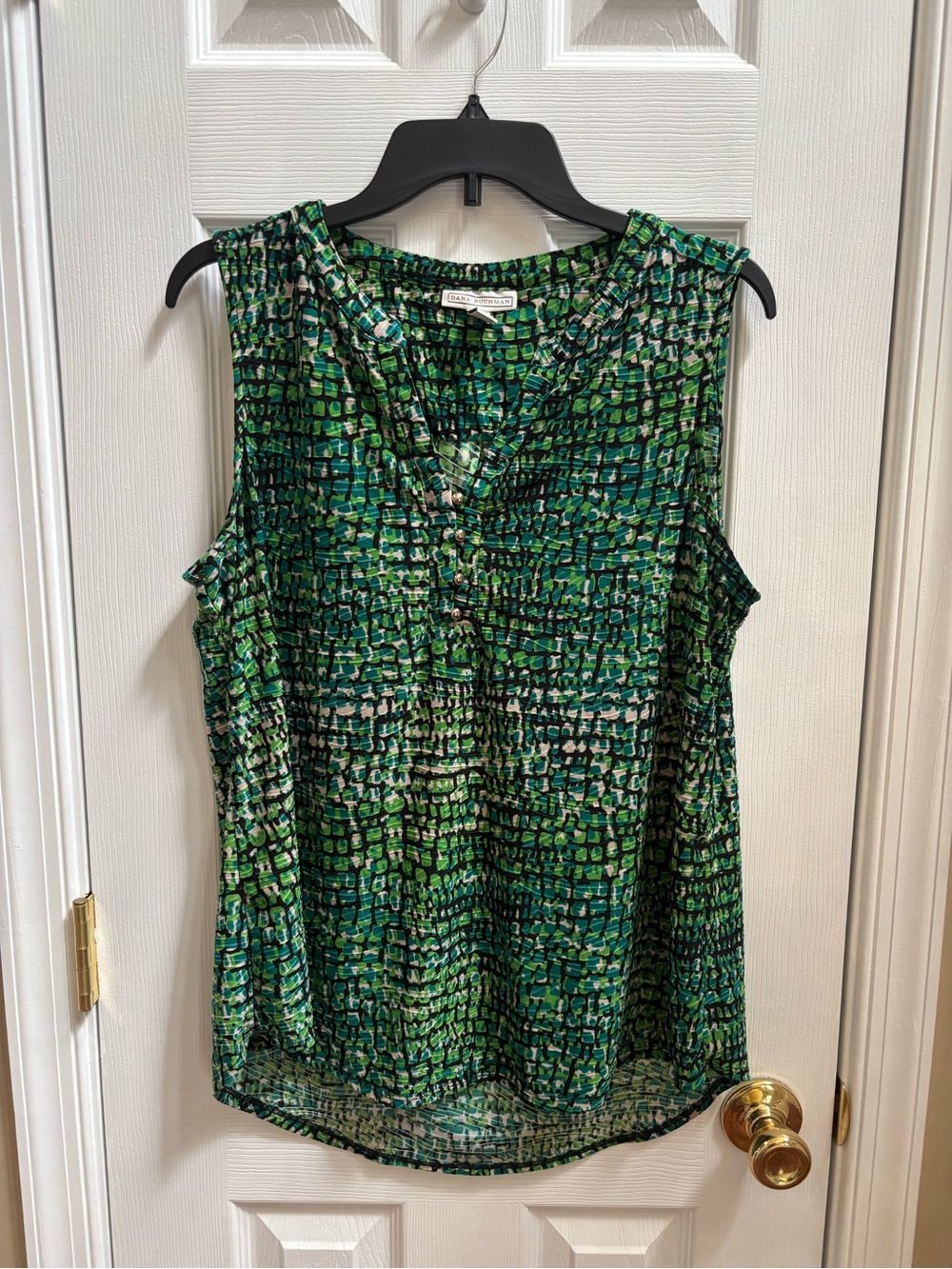 Dana Buchman Light & Stretchy Sleeveless V-Neck Top in Green Print, Size L, EUC